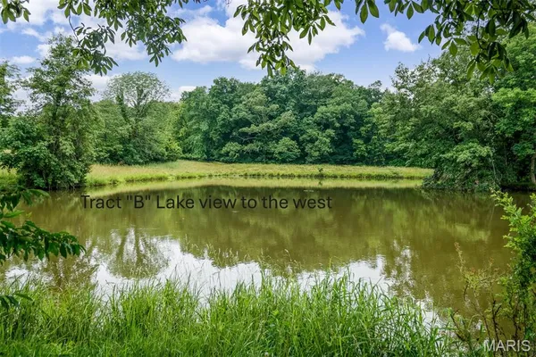 $880,000 | 0 East Lake Drive, Greenville, IL 62246