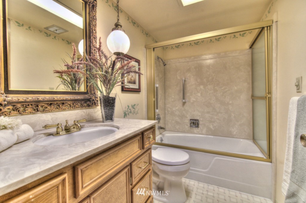 655 Main Street, Unit 405 Edmonds, WA 98020 - Photo 14 of 16 Gallery Image 14