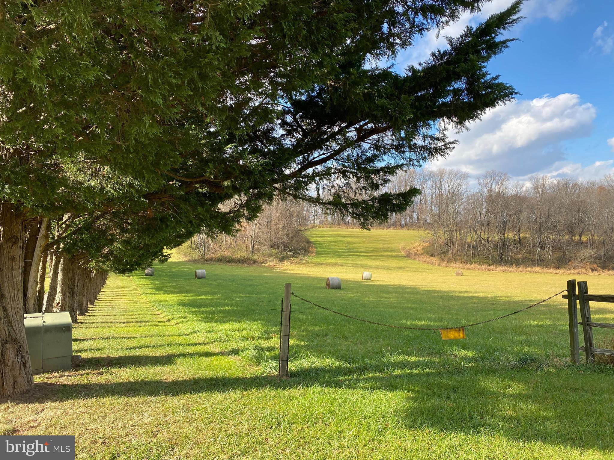 17794 Old Frederick Road Mount Airy, MD 21771 - Photo 17 of 24 a view of an ocean view