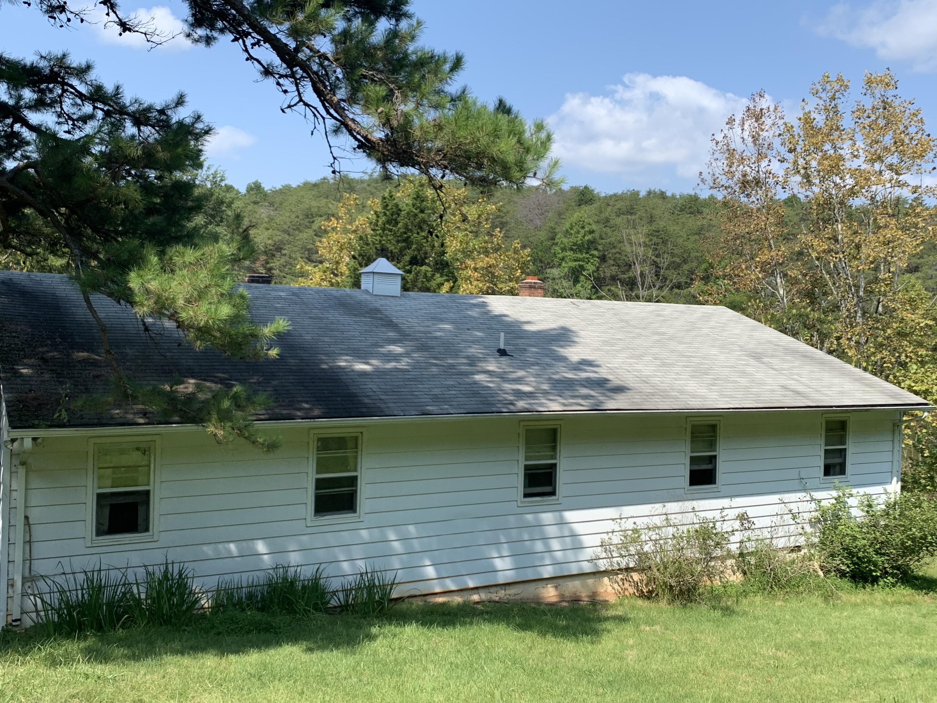 2695 Gallows Road Gretna, VA 24557 - Photo 7 of 15 2948027F-DA20-48F0-BA99-70C176DEA57F