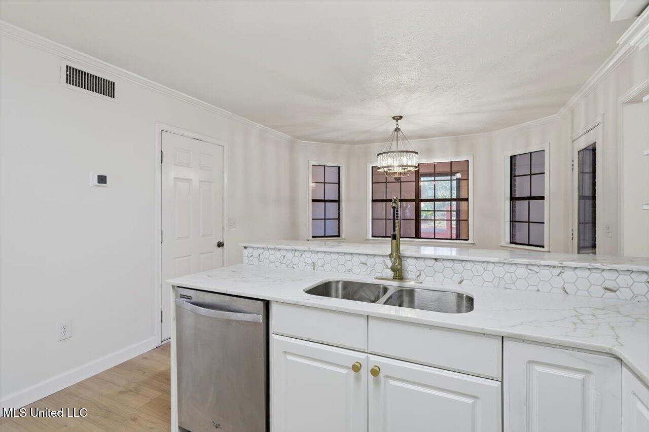 944 Tenby Drive Brandon, MS 39047 - Photo 13 of 39 13-944 Tenby Dr _ Home Tours MS