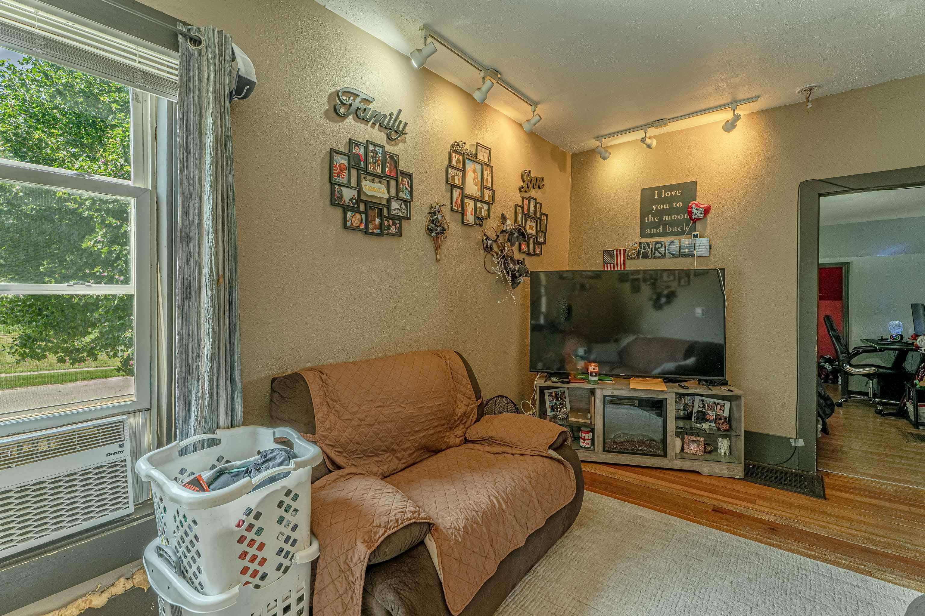 1303 14th Street Monroe, WI 53566 - Photo 7 of 67