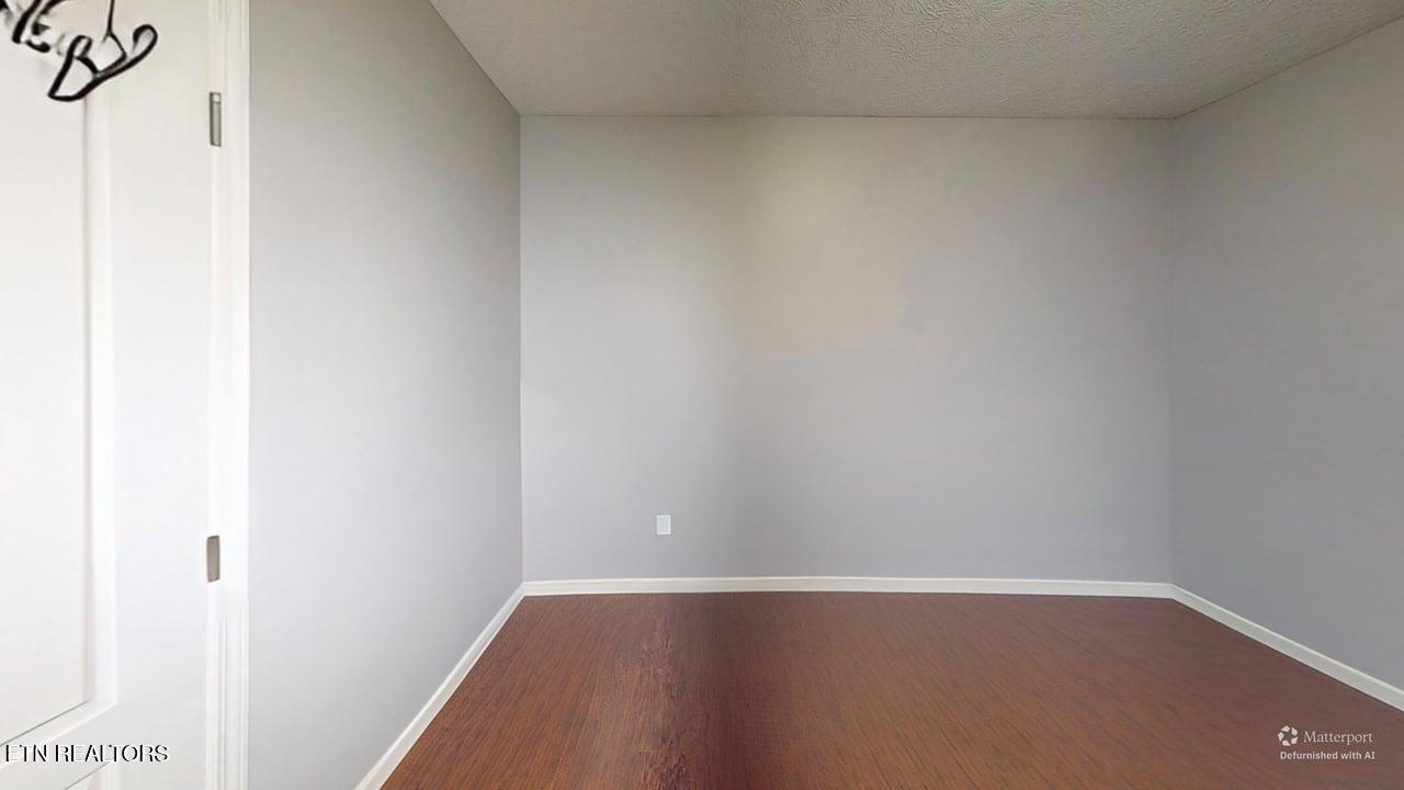 2013 Paris Road Knoxville, TN 37912 - Photo 3 of 10 2013-Paris-Rd-Bedroom-Defurnished 2