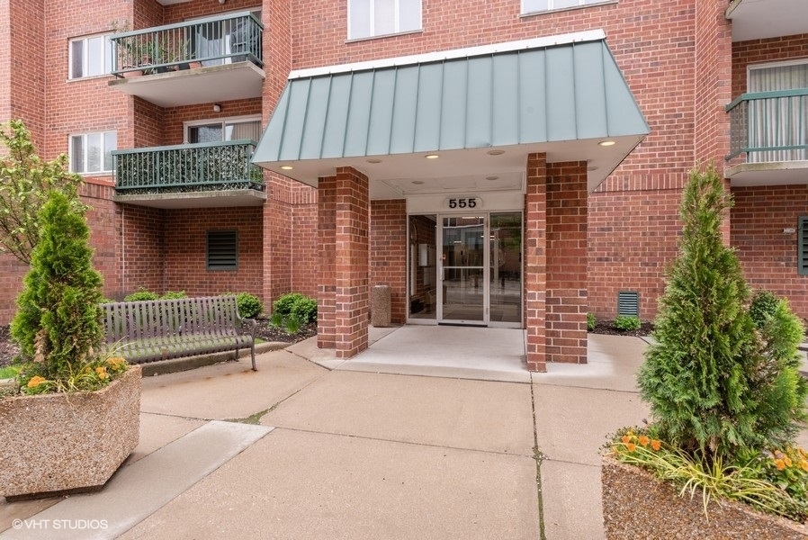 555 South River Road, Unit 301 Des Plaines, IL 60016 - Photo 1 of 26 Gallery Image 1
