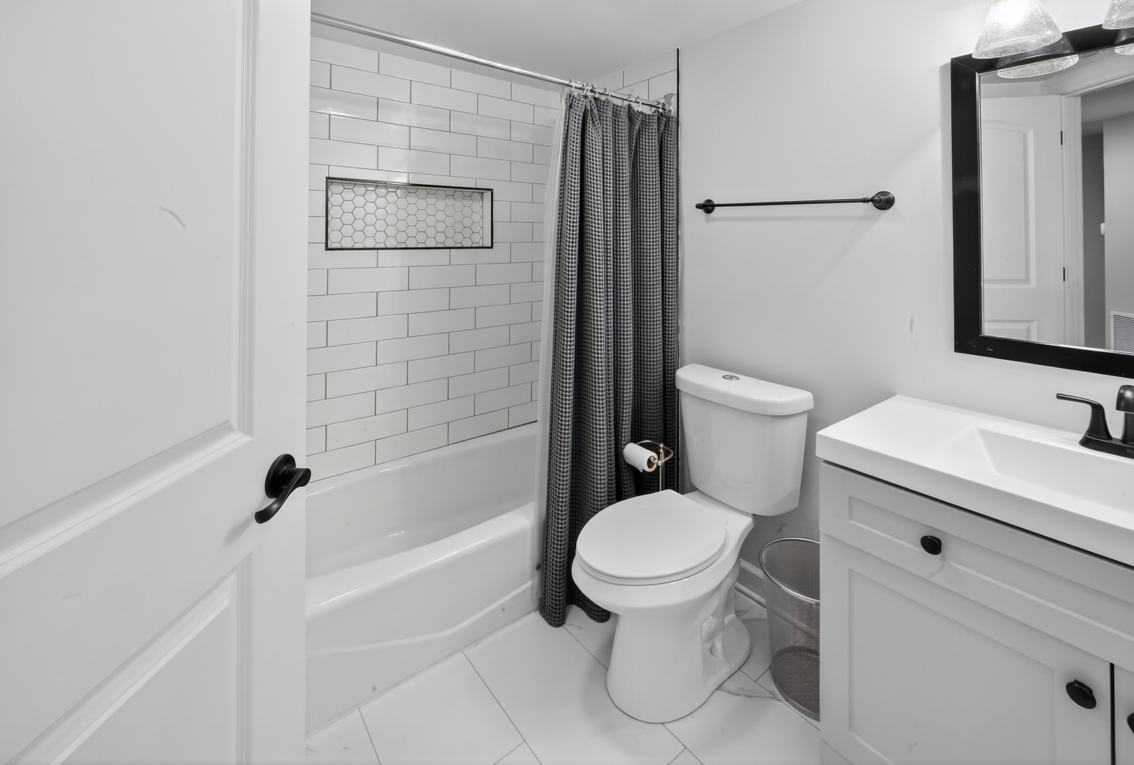 555 South River Road, Unit 301 Des Plaines, IL 60016 - Photo 18 of 26 Gallery Image 18