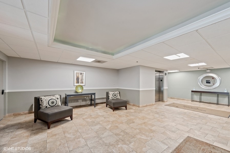 555 South River Road, Unit 301 Des Plaines, IL 60016 - Photo 22 of 26 Gallery Image 22