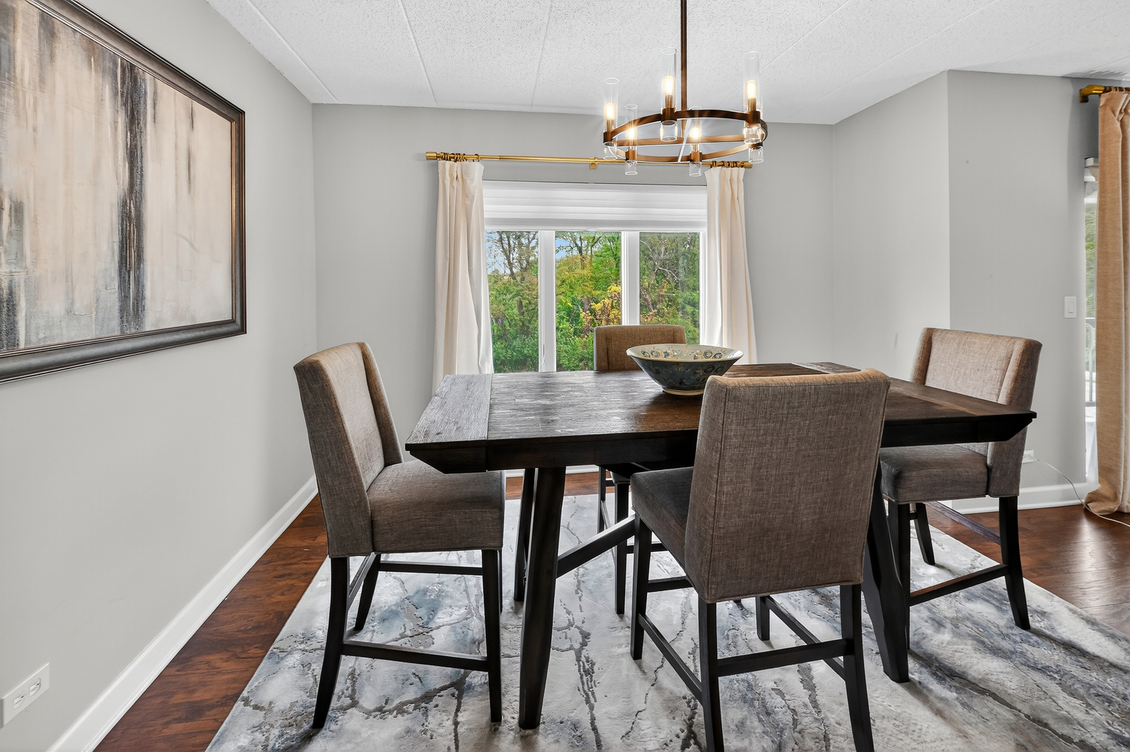 555 South River Road, Unit 301 Des Plaines, IL 60016 - Photo 9 of 26 Gallery Image 9