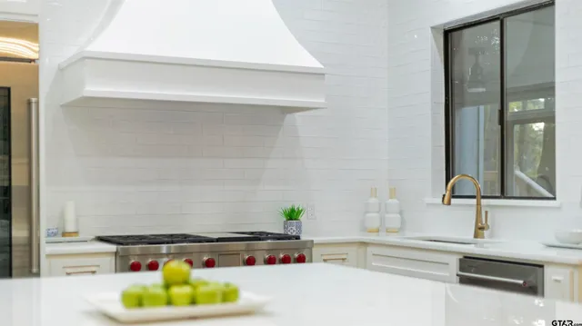 $2,950,000 | 15482 Timberhill Drive, Flint, TX 75762