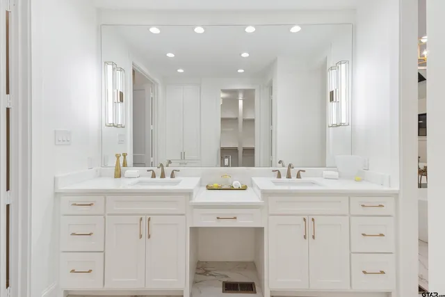 $2,950,000 | 15482 Timberhill Drive, Flint, TX 75762