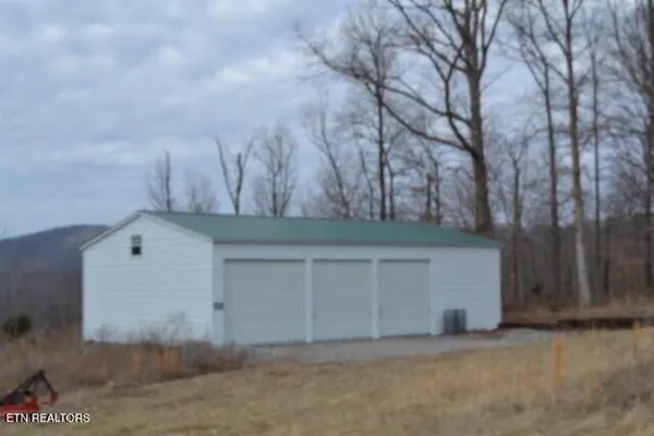 $749,900 | 129 Rushing Springs Road, Monterey, TN 38574