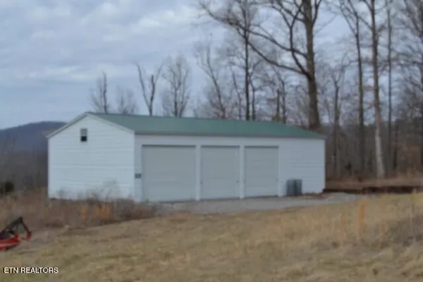 $749,900 | 129 Rushing Springs Road, Monterey, TN 38574