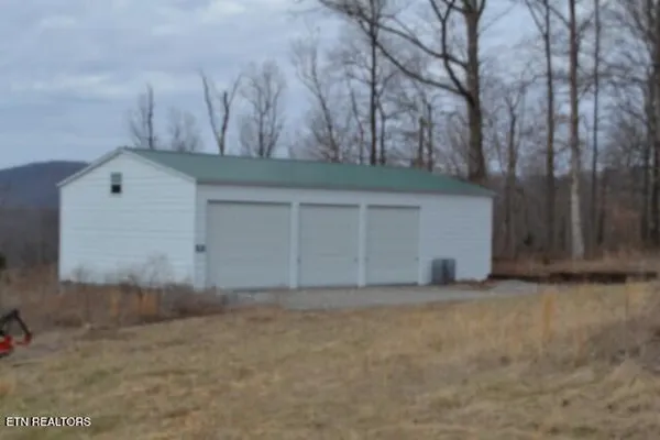 $749,900 | 129 Rushing Springs Road, Monterey, TN 38574