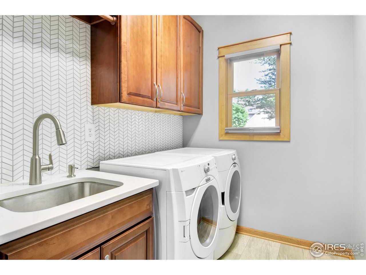 1301 Ruby Way Longmont, CO 80504 - Photo 15 of 37 Laundry with Washer/Dryer Included