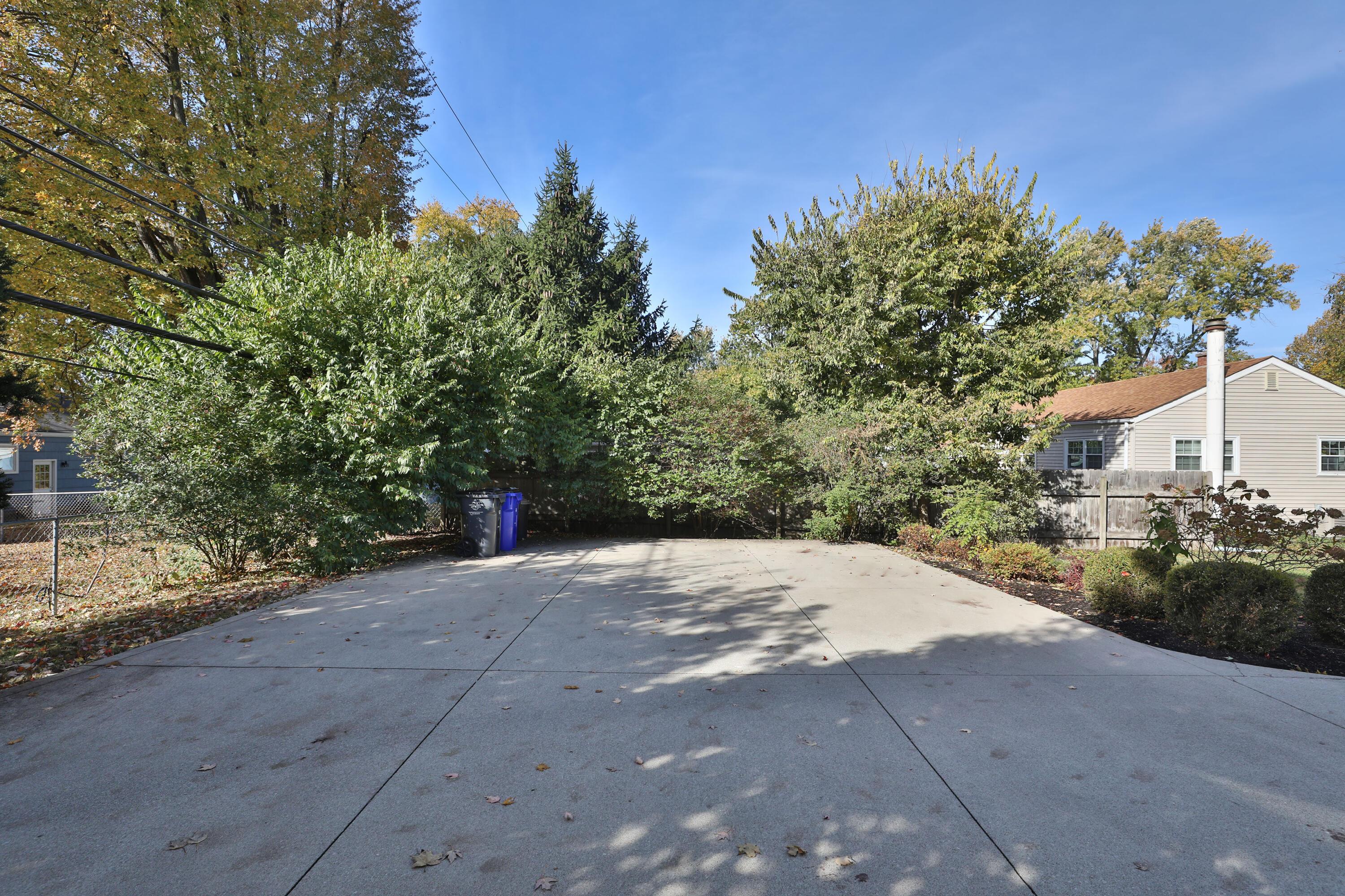 2241 Fishinger Road Columbus, OH 43221 - Photo 39 of 39 2241-Fishinger-44