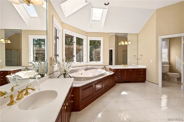 $994,999 | 7 Beauclaire Lane, Perinton, NY 14450