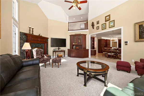 $994,999 | 7 Beauclaire Lane, Perinton, NY 14450