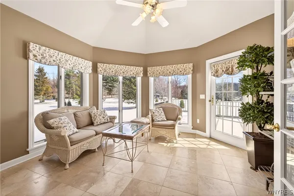 $994,999 | 7 Beauclaire Lane, Perinton, NY 14450