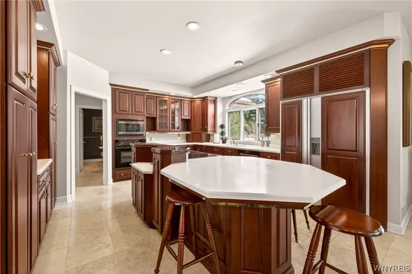 $994,999 | 7 Beauclaire Lane, Perinton, NY 14450