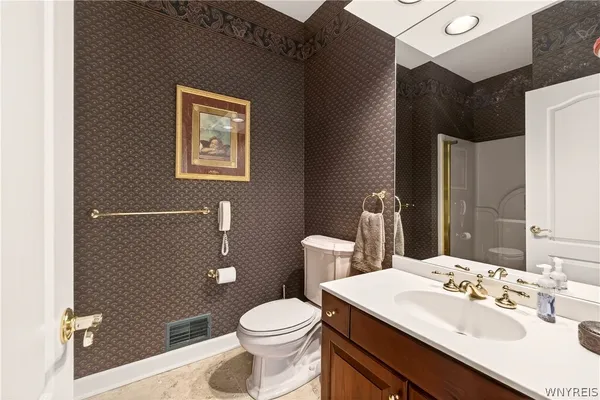 $994,999 | 7 Beauclaire Lane, Perinton, NY 14450