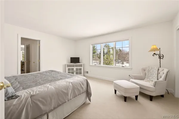 $994,999 | 7 Beauclaire Lane, Perinton, NY 14450