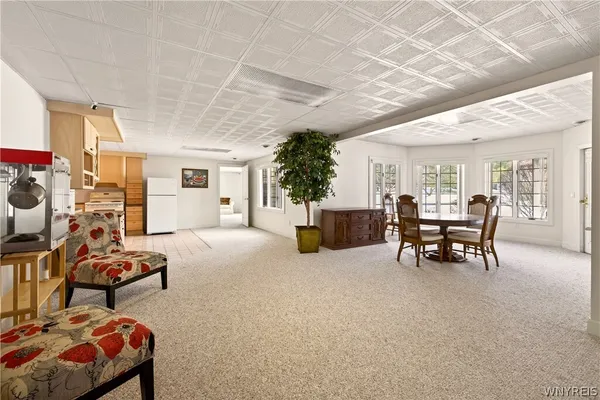 $994,999 | 7 Beauclaire Lane, Perinton, NY 14450