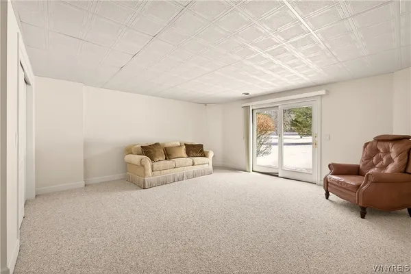 $994,999 | 7 Beauclaire Lane, Perinton, NY 14450