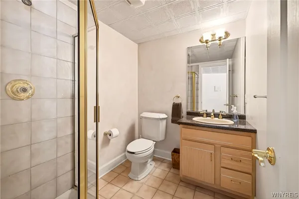 $994,999 | 7 Beauclaire Lane, Perinton, NY 14450