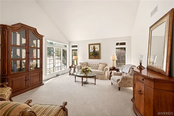$994,999 | 7 Beauclaire Lane, Perinton, NY 14450
