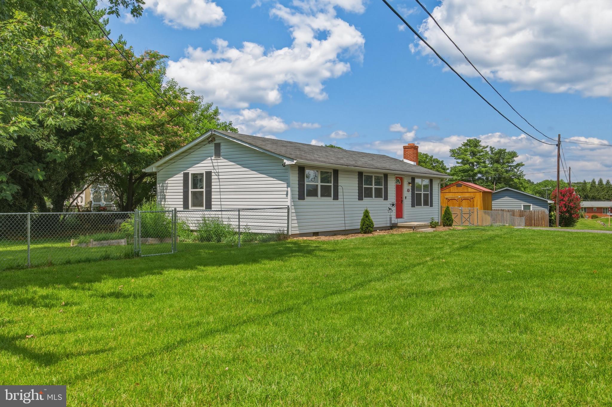 304 Palmyra Road Edinburg, VA 22824 - Photo 5 of 29