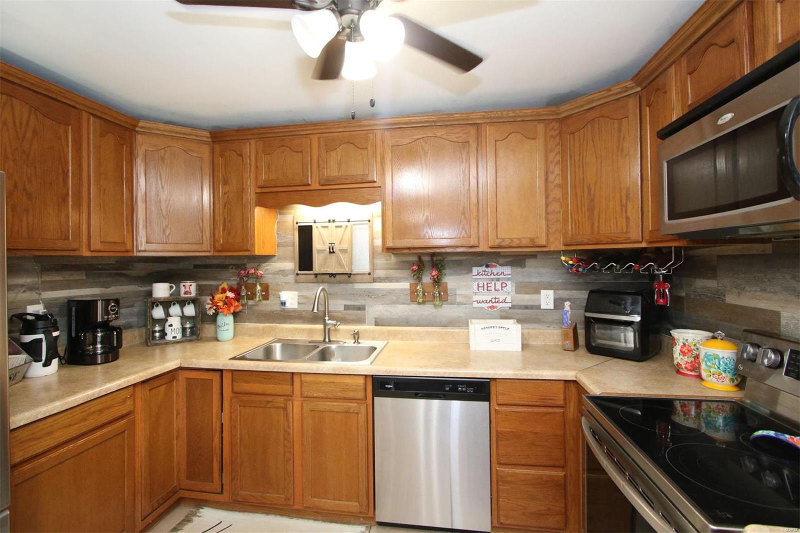 200 St Thomas Drive Godfrey, IL 62035 - Photo 14 of 24