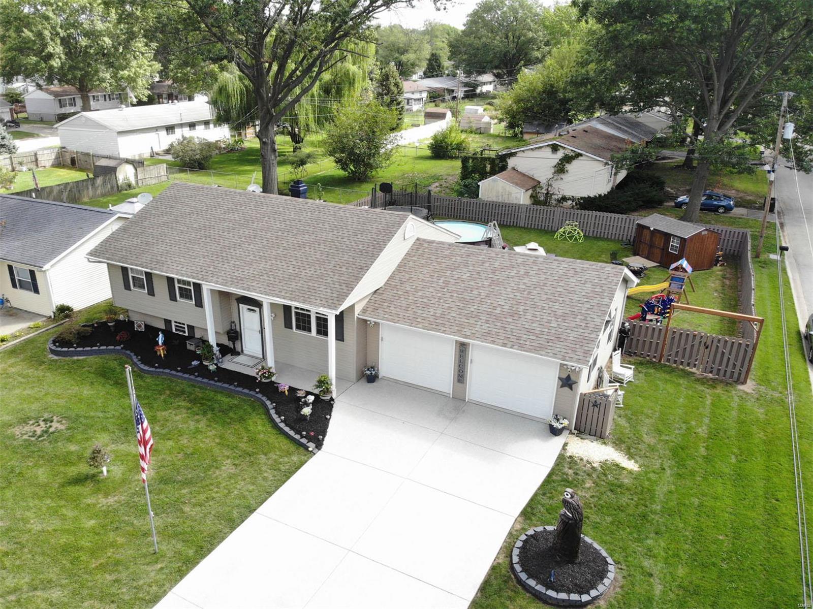 200 St Thomas Drive Godfrey, IL 62035 - Photo 2 of 24