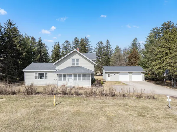 $350,000 | 17135 452nd St Way, Zumbrota, MN 55992
