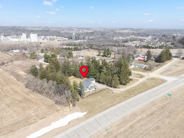 $350,000 | 17135 452nd St Way, Zumbrota, MN 55992