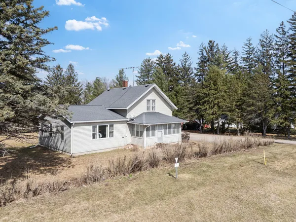 $350,000 | 17135 452nd St Way, Zumbrota, MN 55992