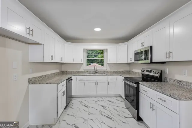 $359,900 | 1124 Ponderosa Park Drive, Forest Park, GA 30297