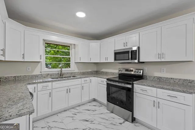 $359,900 | 1124 Ponderosa Park Drive, Forest Park, GA 30297