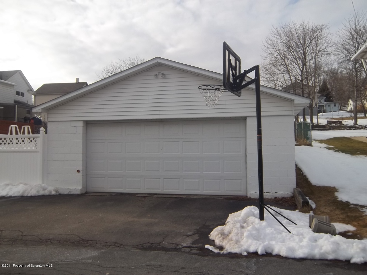 824 Scott Road Dickson City, PA 18519 - Photo 4 of 12 Gallery Image 4