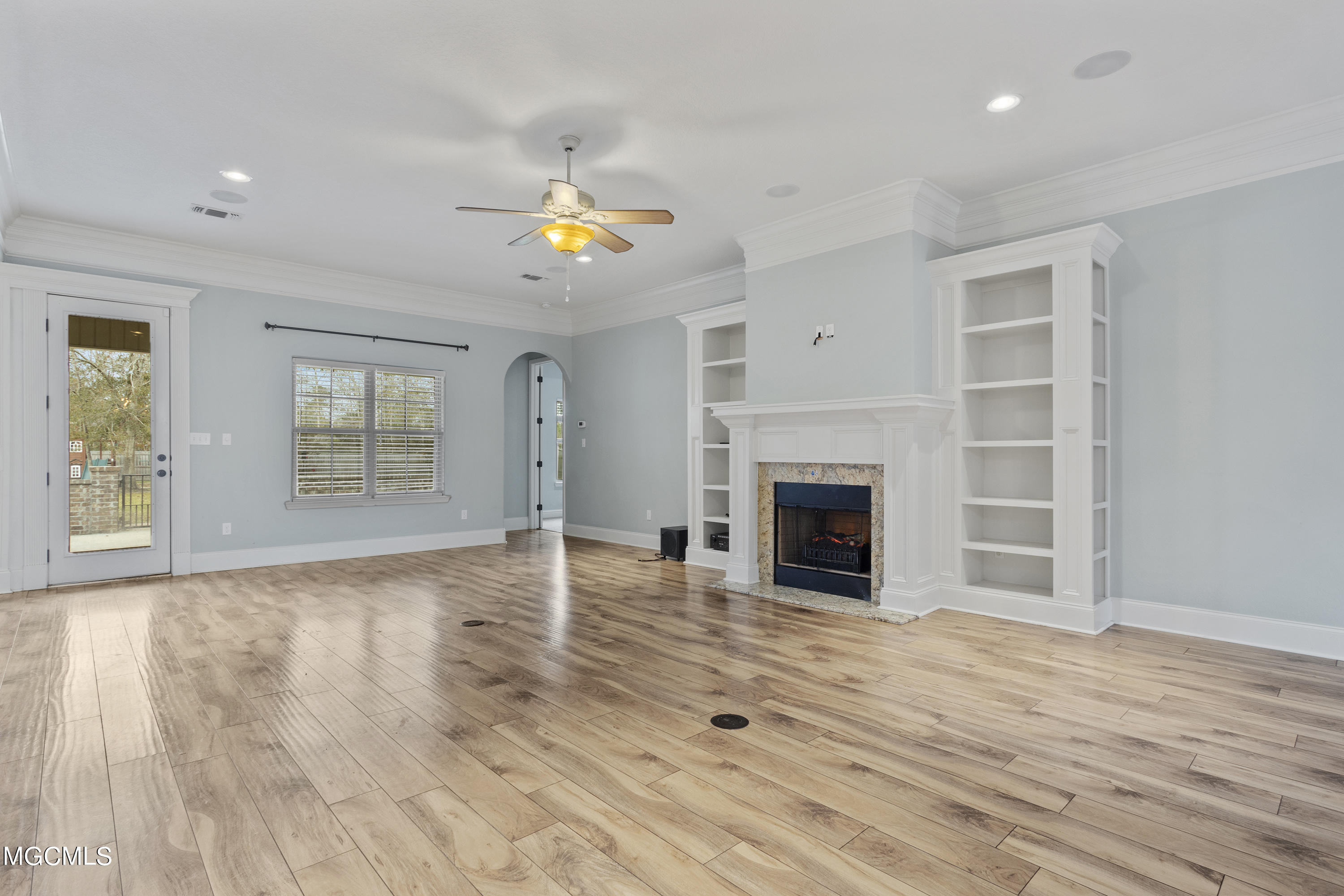 14100 Deneen Road Ocean Springs, MS 39565 - Photo 8 of 36 008