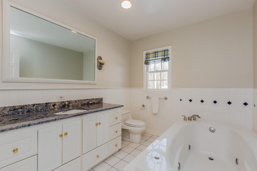 15 Shady Acres Road Darien, CT 06820 - Photo 13 of 17 015-Bathroom-1447306-mls