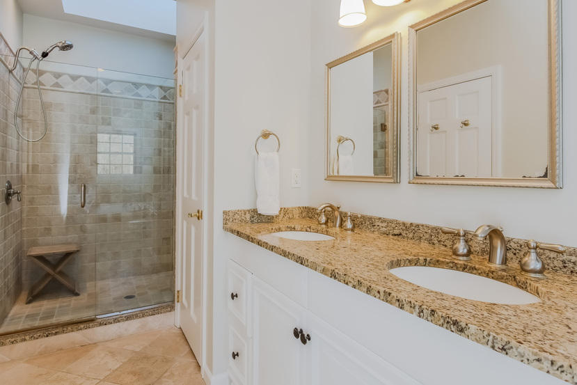15 Shady Acres Road Darien, CT 06820 - Photo 8 of 17 019-Master_Bathroom-1447310-mls