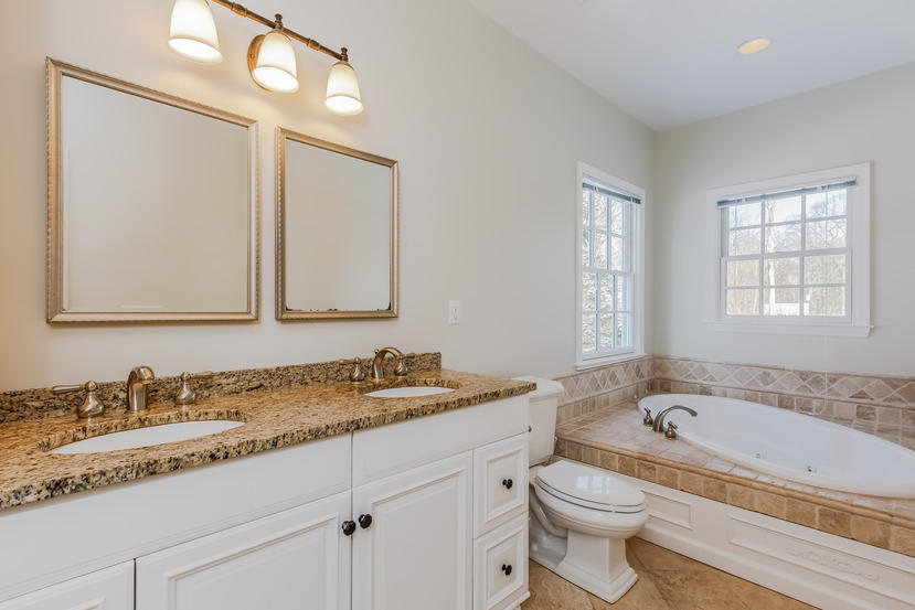 15 Shady Acres Road Darien, CT 06820 - Photo 9 of 17 018-Master_Bathroom-1447308-mls