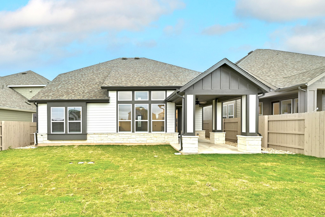 8700 Peristyle Drive Austin, TX 78744 - Photo 20 of 26 Backyard