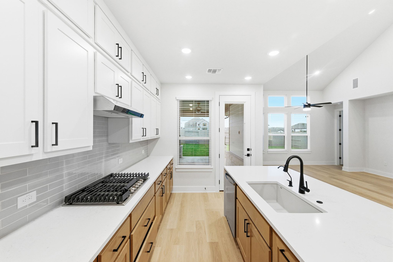 8700 Peristyle Drive Austin, TX 78744 - Photo 3 of 26