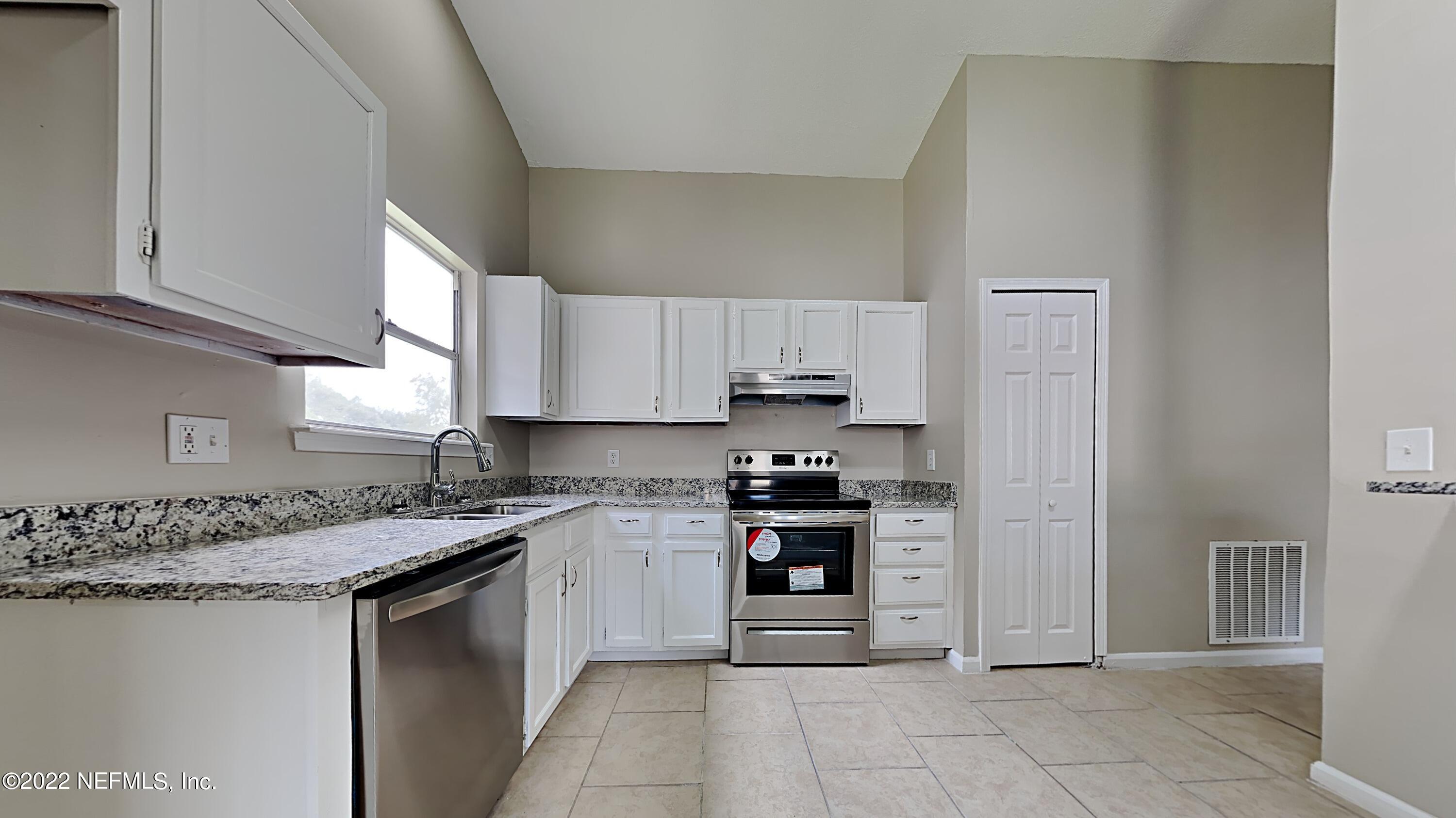 8451 Gemini Road Jacksonville, FL 32216 - Photo 3 of 11 Kitchen