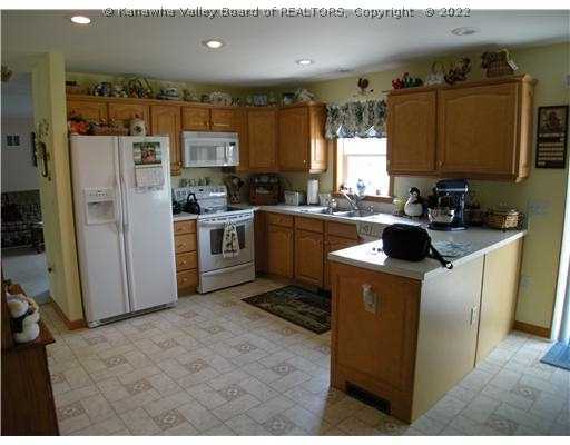 9040 Point Pleasant Road Millwood, WV 25262 - Photo 3 of 8 Kitchen.