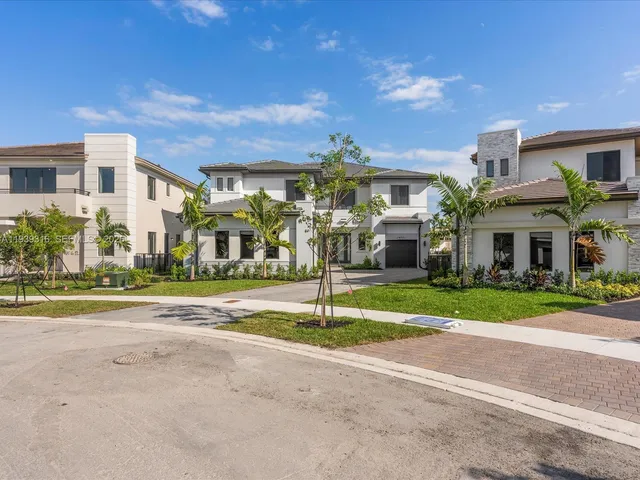$4,495,000 | 19701 Northeast 16 Pi, Miami, FL 33179