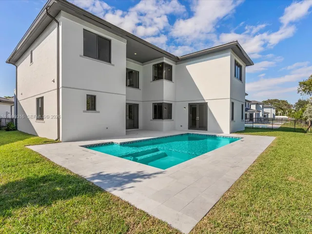 $4,495,000 | 19701 Northeast 16 Pi, Miami, FL 33179
