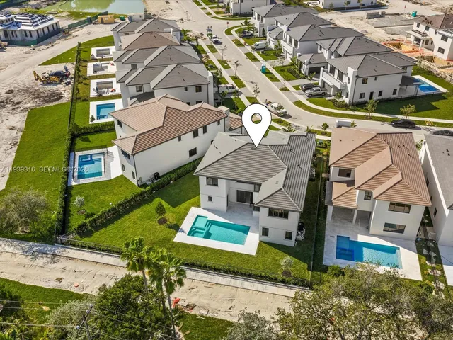 $4,495,000 | 19701 Northeast 16 Pi, Miami, FL 33179