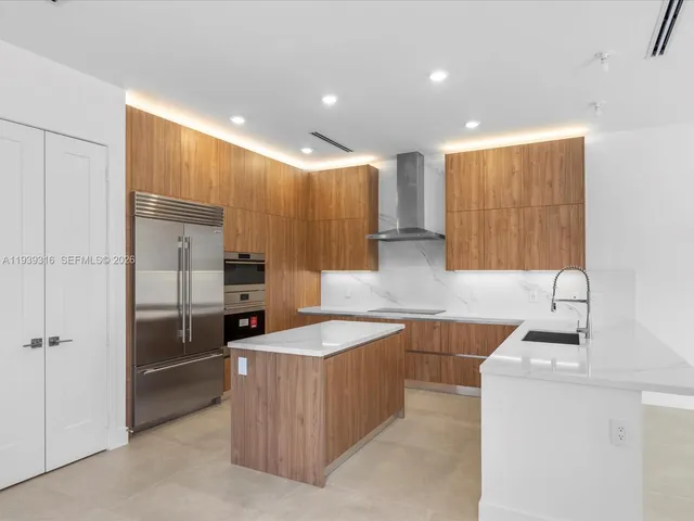 $4,495,000 | 19701 Northeast 16 Pi, Miami, FL 33179