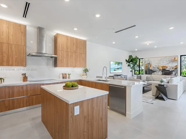 $4,495,000 | 19701 Northeast 16 Pi, Miami, FL 33179